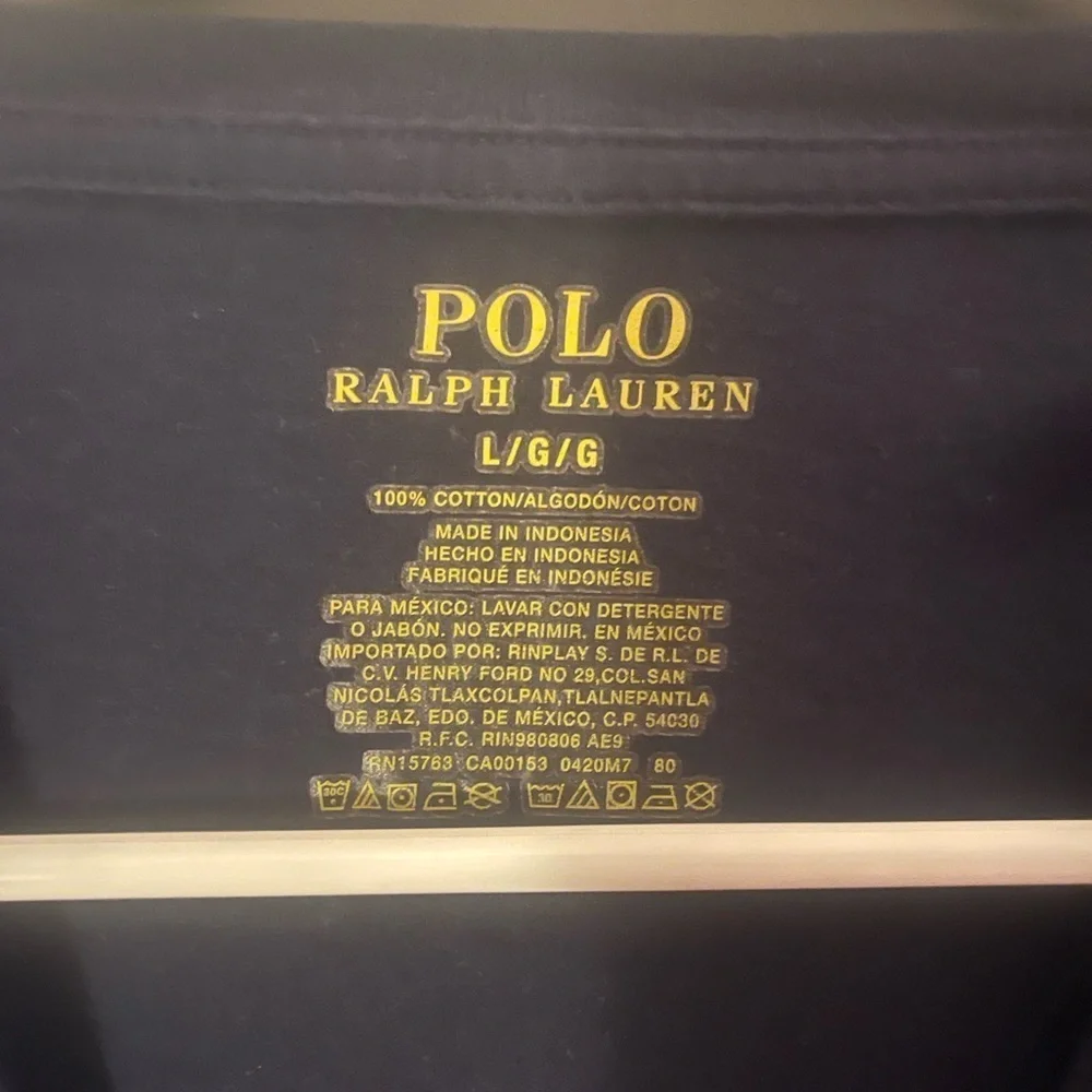 Men’s Polo Size L/XL navy blue short sleeve t-shirt